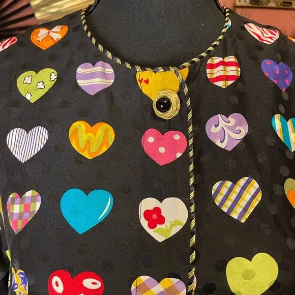 Maggy London Vintage 80s silk collarless blouse with multicolor heart design - Picture 3 of 3